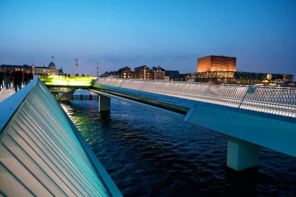 Chic Apartment In Vibrant Area By Copenhagen Canals コペンハーゲン エクステリア 写真